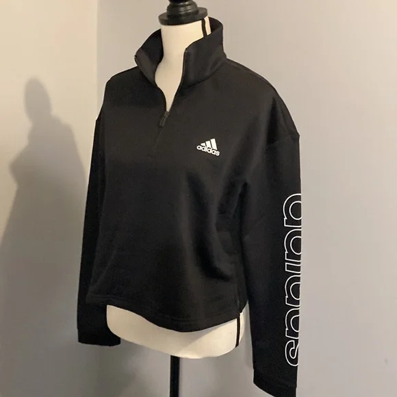 ✨NWT✨ Adidas Crop - Picture 3 of 10